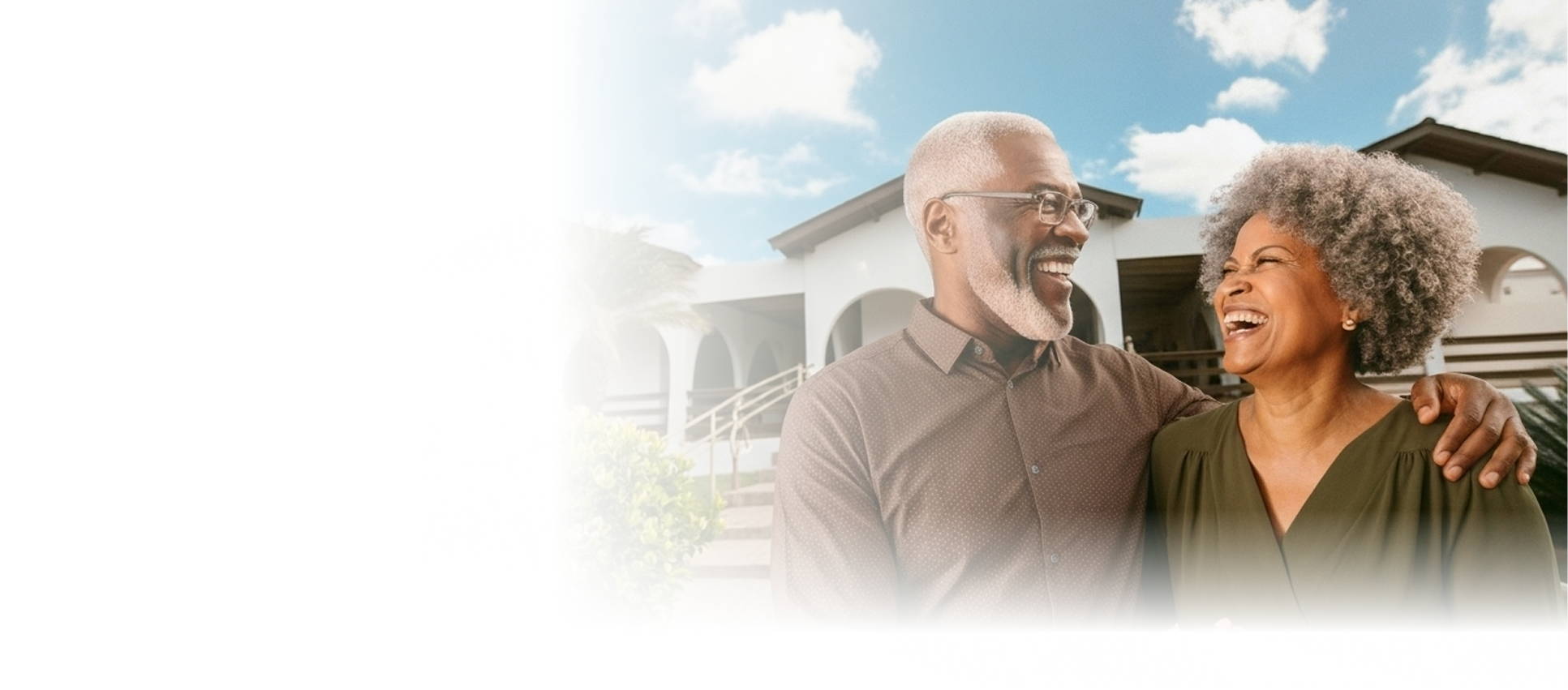 Casal feliz em frente ao Residencial Flor de Lis